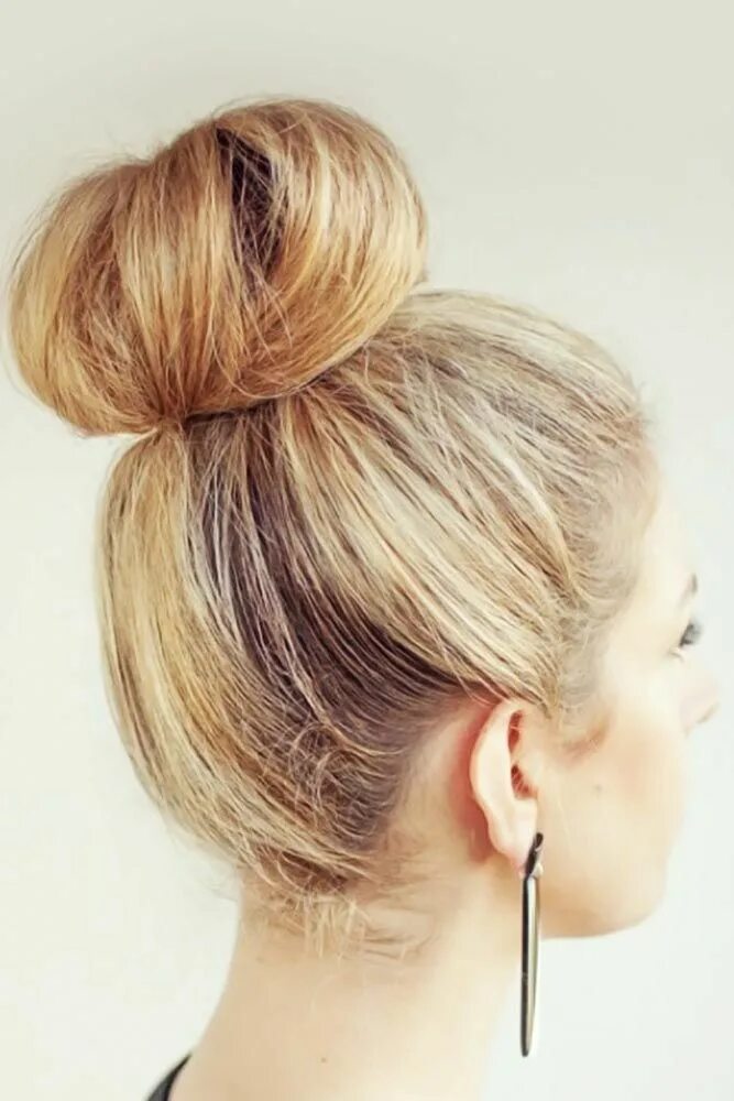 Прически пучек 32 Chignon Bun Hairstyles To Get A Stylish Look Bun hairstyles, Donut bun hairst