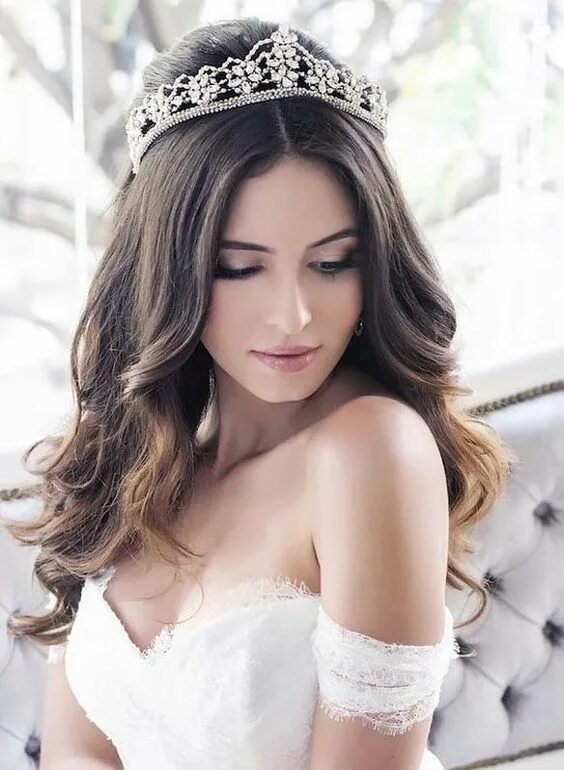 Прически с диадемами на длинные волосы Sparkling Star in 2019 Wedding hairstyles, Bride hairstyles, Bridal hair