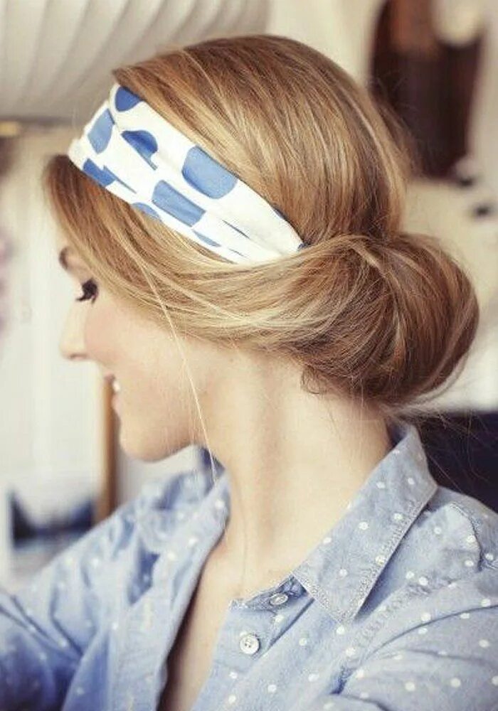 Прически с длинными волосами с повязкой 5 coiffures vintage remises au goût du jour Headband hairstyles, Scarf hairstyle