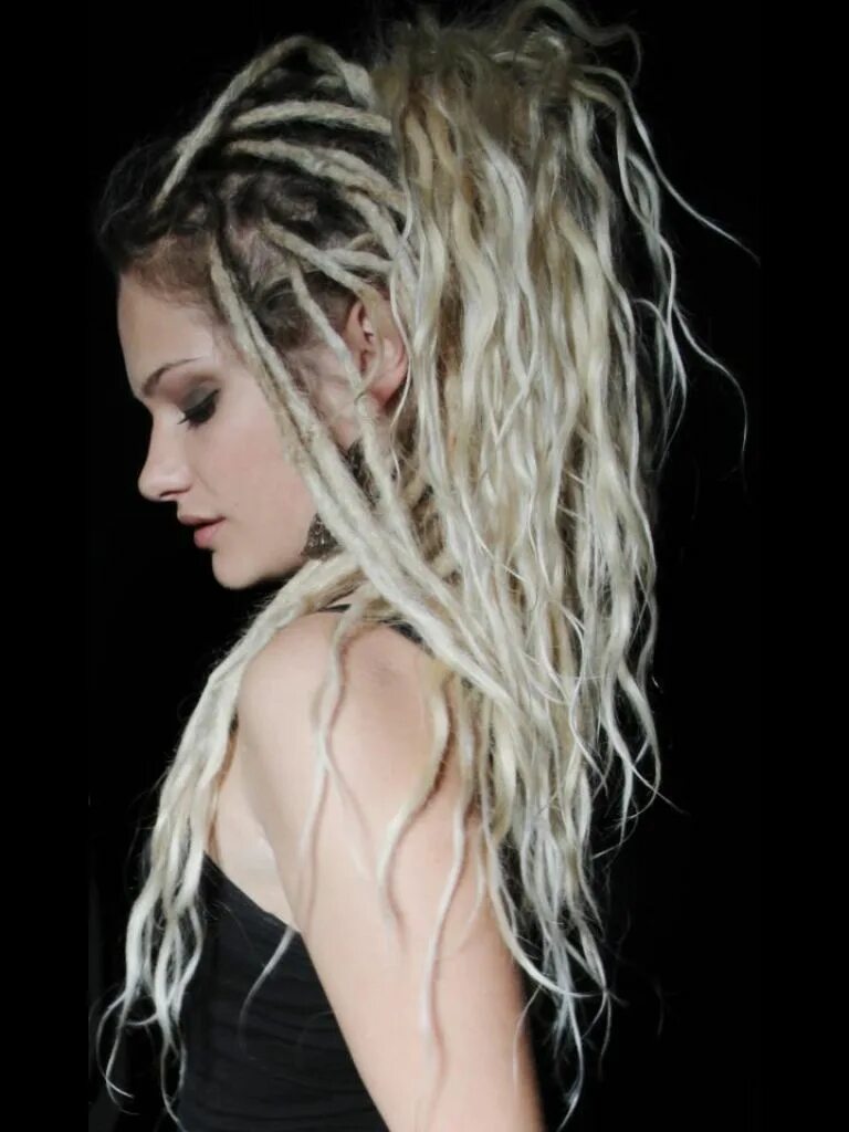 Прически с дредами женские Rock em Blonde dreads, Hair styles, Dread hairstyles