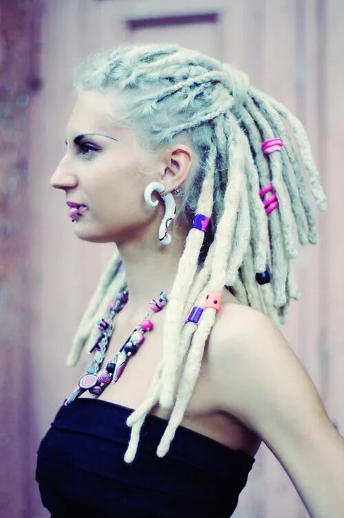 Прически с дредами женские i don't why i like this Dread hairstyles, Hair inspiration, Alternative hair