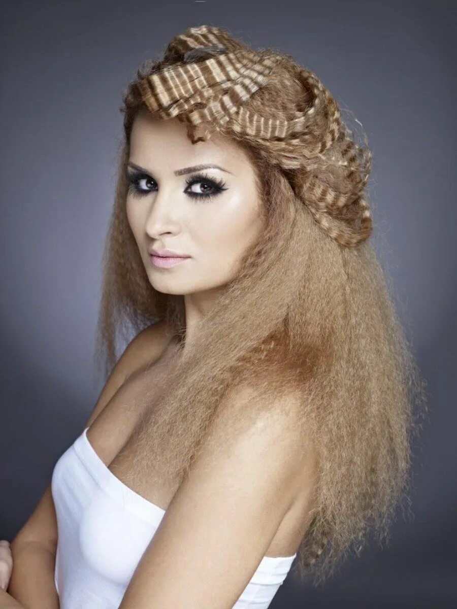 Прически с гофре на длинные волосы Found on Bing from www.hairfinder.com Haircuts for long hair, Pinterest short ha