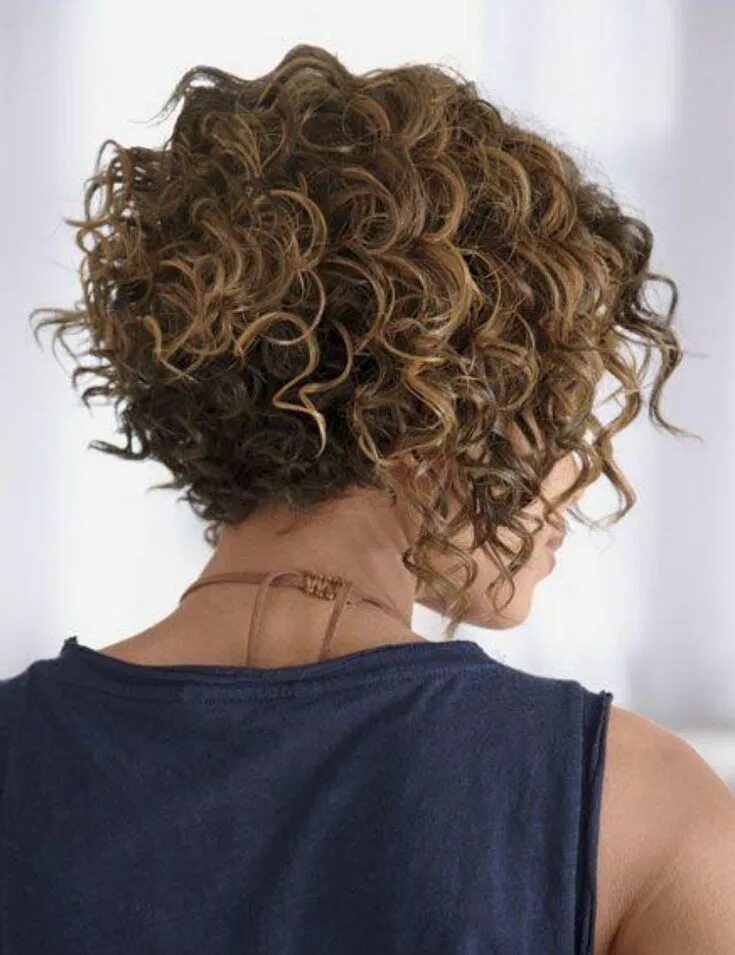 Прически с химической завивкой на средние волосы Trendiest Short Curly Hairstyles in 2018 in 2024 Curly hair styles, Short curly 