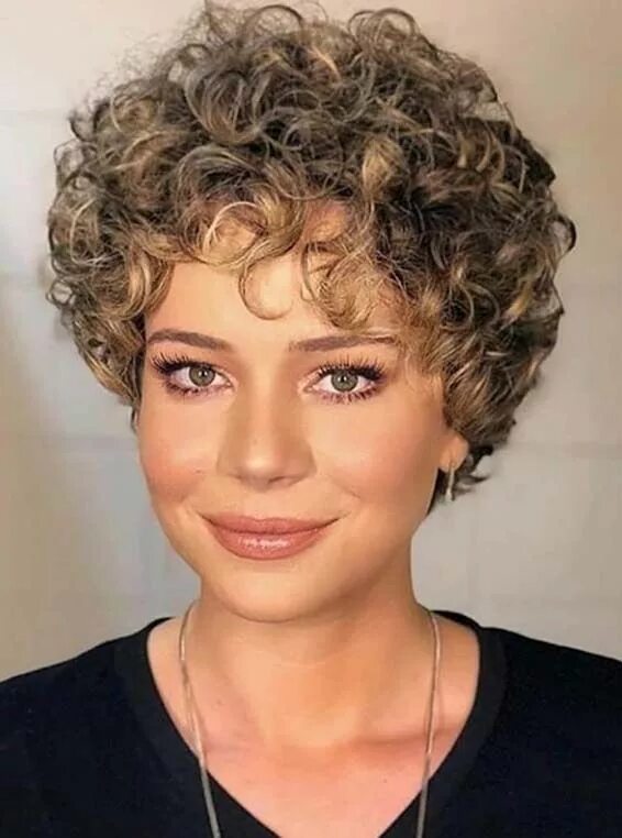 Прически с химией на короткие волосы Coolest Ideas Of Short Curls for Women 2018 Cabelo curto encaracolado, Penteado 