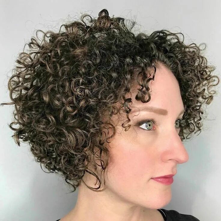 Прически с химией на средние волосы 50 Top Curly Bob Hairstyle Ideas for Every Type of Curl to Try in 2024 Curly hai