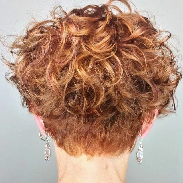 Прически с карвингом на короткие волосы фото Pin on Pixie Short curly hairstyles for women, Short curly haircuts, Short wavy 