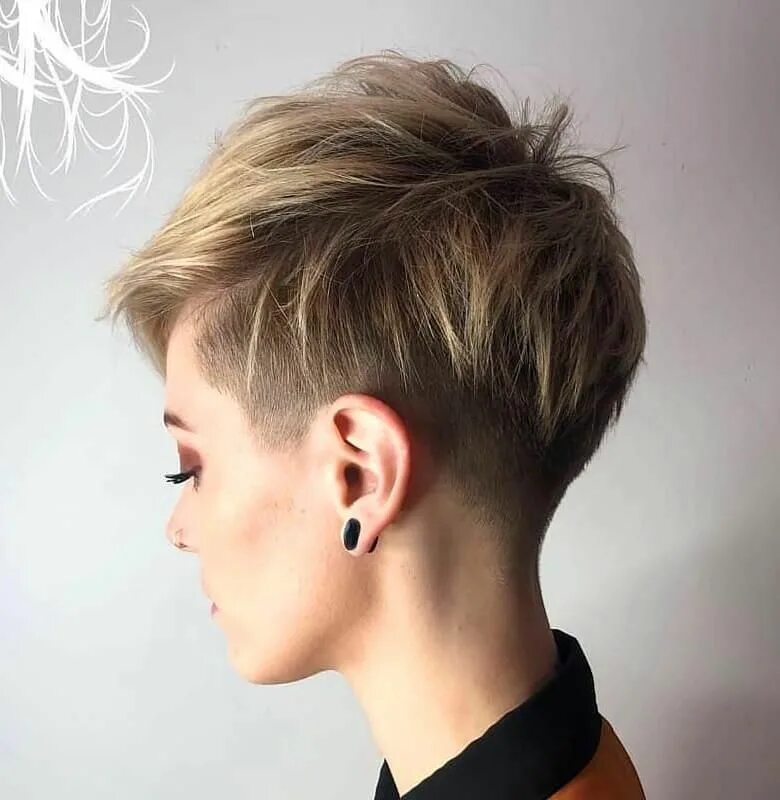 Прически с короткими висками 80 Trendy Short Pixie Hairstyles For Women Short hair styles pixie, Messy pixie 