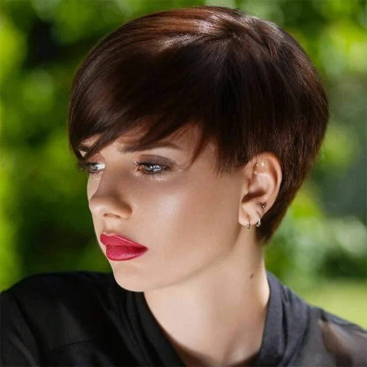 Прически с короткой стрижкой с челкой Pin on ♡ short hair don't care ♡ Fine hair cuts, Short hair cuts for round faces