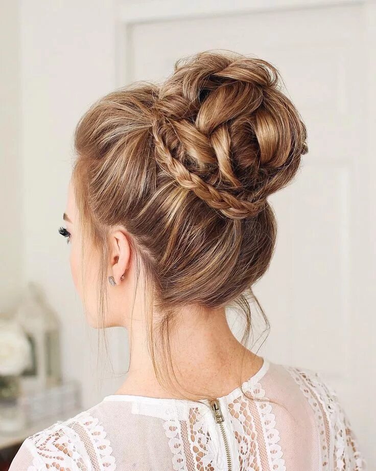 Прически с косами 2024 Instagram Long hair styles, Bun hairstyles, Wedding bun hairstyles