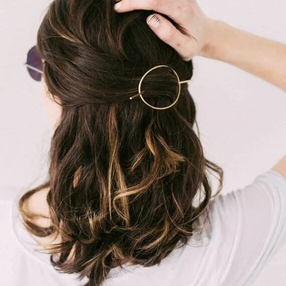 Прически с крабиком на длинные густые волосы Minimal Brass Hair Pin, Round Hair Piece, Simple Hair Accessory, Curly Hair, Tex