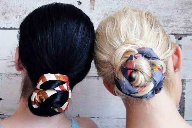 Прически с лентами This Scarf Wrap Bun is Your New Go-To Summer 'Do Scarf hairstyles, Hair styles, 