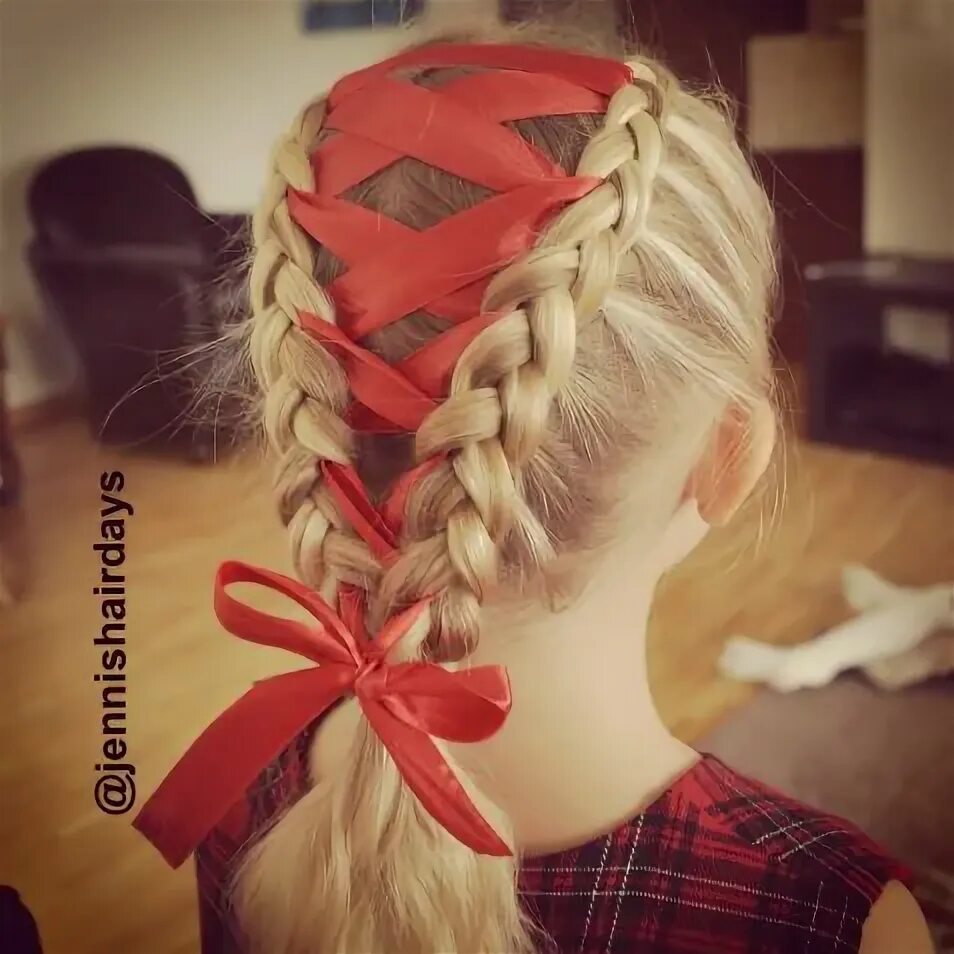 Прически с лентами на короткие волосы Not too difficult Jenni's hairdays Ribbon hairstyle, Braided hairstyles, Girl ha