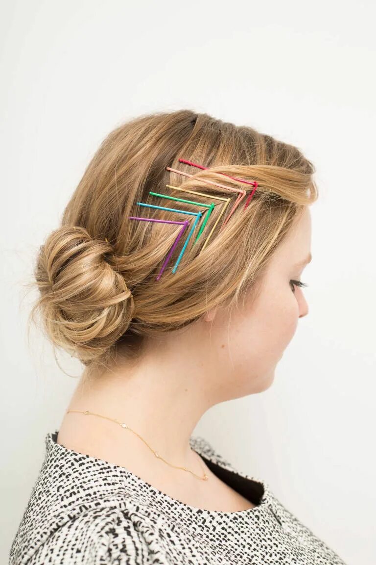 Прически с невидимками на короткие волосы 9 Next-Level Hairstyles You Can Create with Nothing but Bobby Pins Bobby pin hai