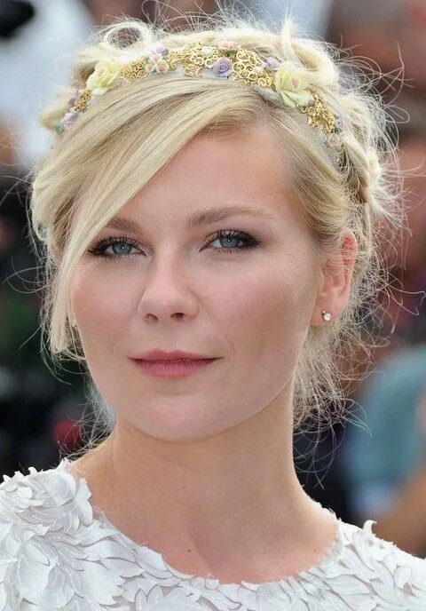 Прически с ободком для женщин Top 26 Kirsten Dunst Hairstyles Blumenmädchen frisuren, Hochzeitsfrisuren, Frisu