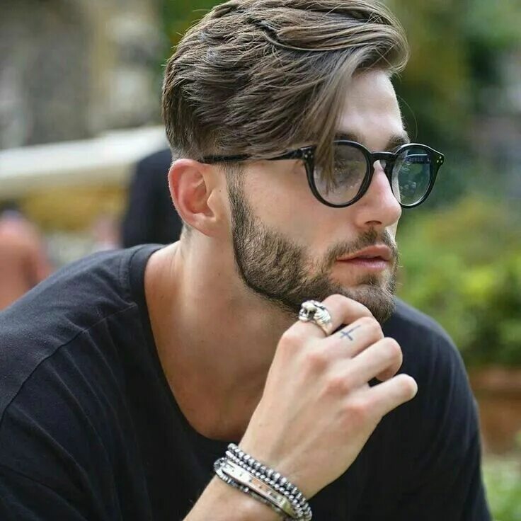 Прически с очками Hairstyle Men haircut styles, Gents hair style, Haircuts for men