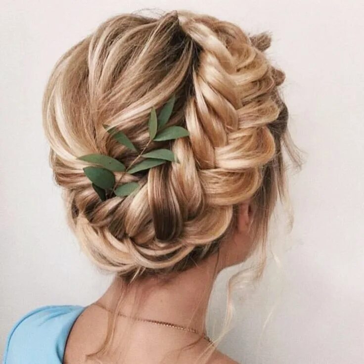 Прически с плетением Folkster Bridal on Instagram: "#FolksterBridalLoves Beautiful braid, relaxed but