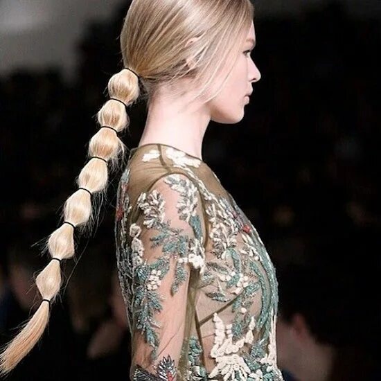 Прически с подиумов 2024 Paris Hairstyles to Copy From the Runway Fashion, Fashion show, Ready to wear