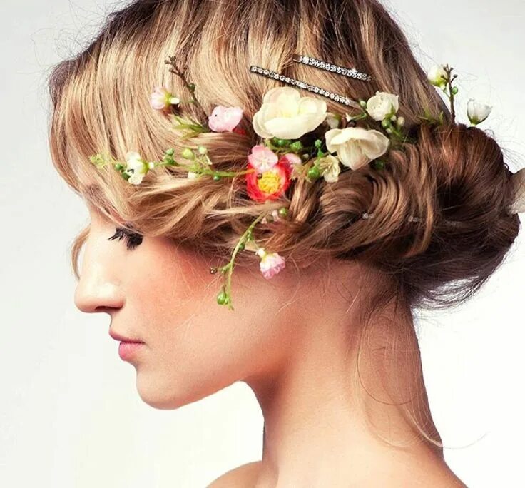 Прически с цветами короткие волосы Mercari: Your Marketplace Mercari Unique wedding hairstyles, Wedding hair flower