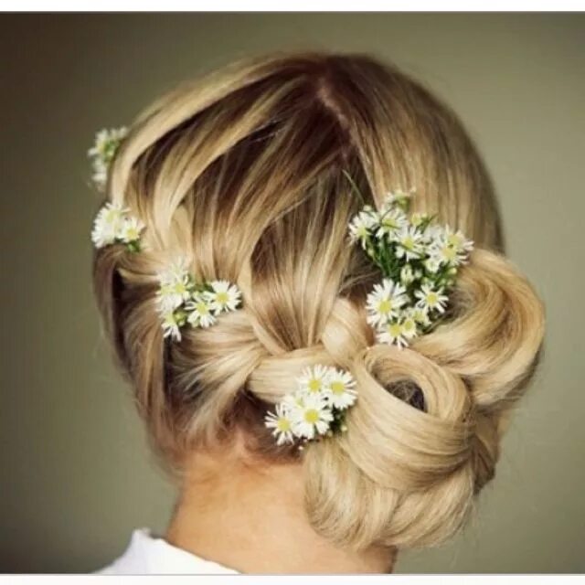 Прически с цветами короткие волосы Daisy hair (With images) Wedding hair inspiration, Wedding braids, Side braid we