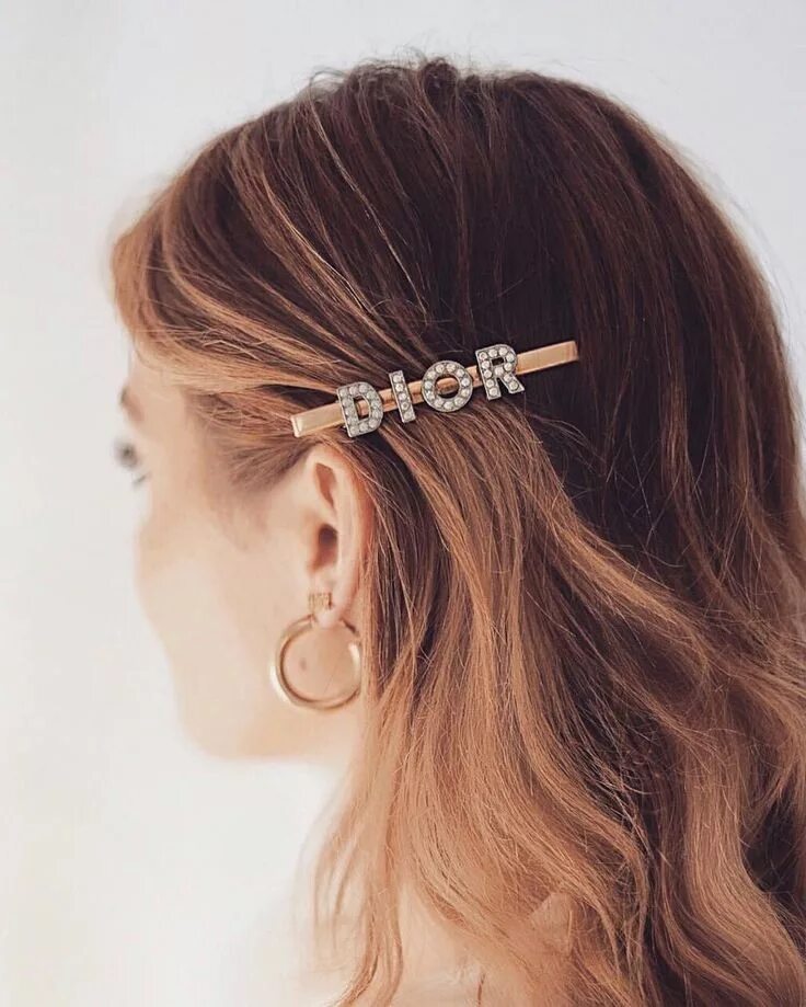 Прически с заколками Dior Haarschmuck - Bengisu Tokmak - Willkommen bei Pin World Hair accessories, B