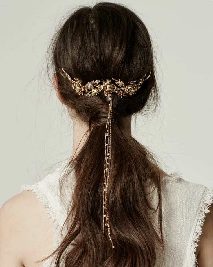 Прически с заколками на длинные волосы Bows, Barrettes, Bars, Oh My! All the Popular Hair Trends for Fall Bridal Hairst