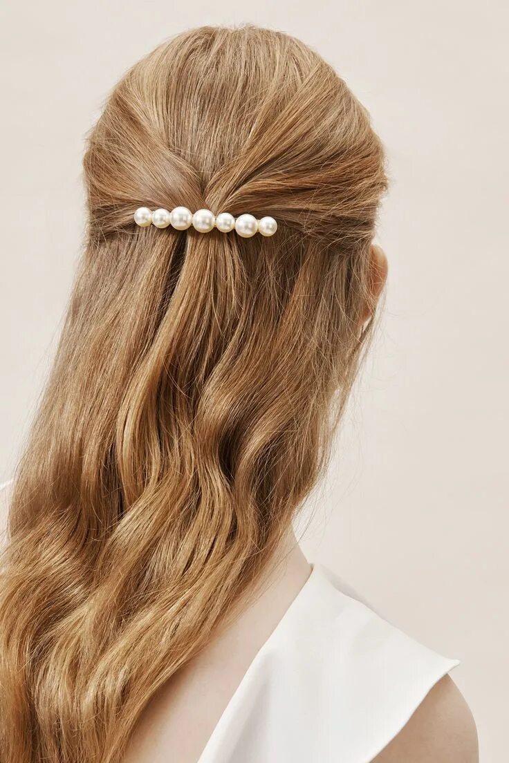 Прически с заколками на средние Pim Pearl Barrette from @BHLDN Hair accessories, Hair scarf styles, Braided hair