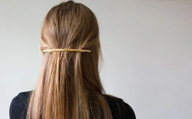 Прически с заколкой зажимом на длинные волосы Sylvain Le Hen Gold Hair Barrette Long hair styles, Hair day, Metallic hair