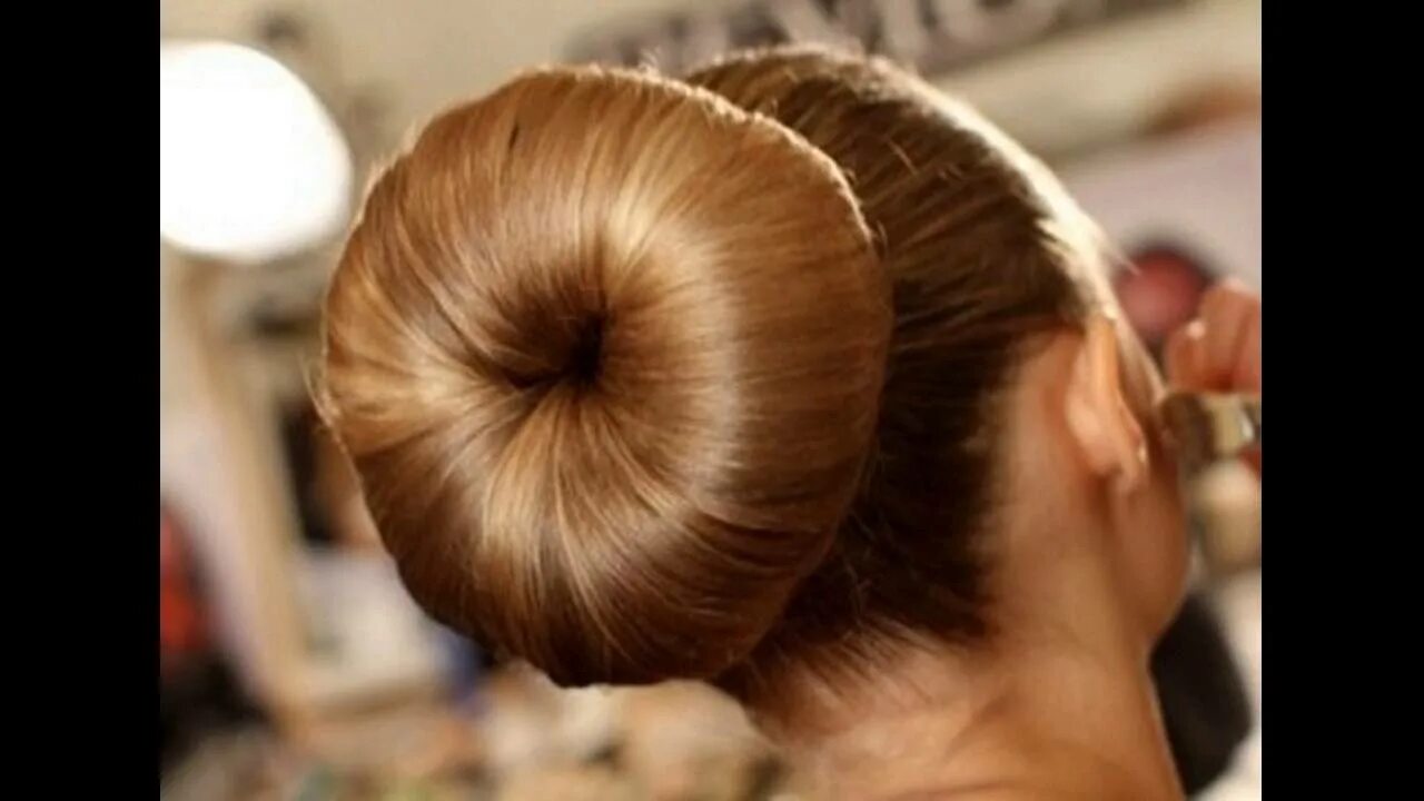 Прически шишки фото The Sock Bun Hairstyle Best Suits For Medium Hair Steps TO Make At Home - YouTub