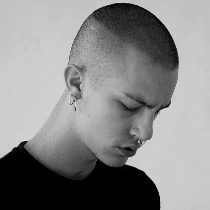 Прически скинхедов мужские Pinterest Jarhead haircut, Haircuts for men, Skin head