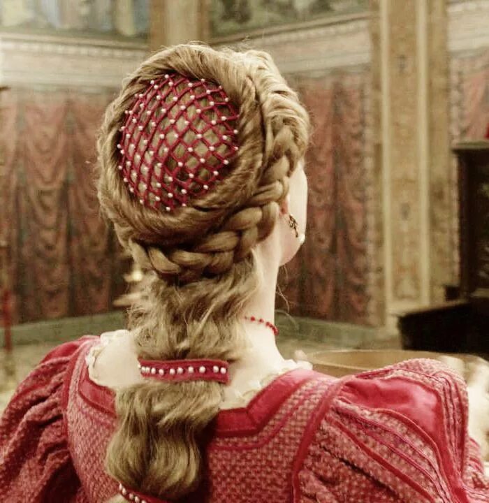 Прически средневековья женские Lucrezia Borgia, The Borgias Renaissance hairstyles, Hair styles, Historical hai