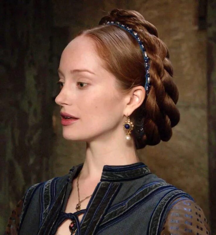 Прически средневековья женские borgia headpiece - Google Search Renaissance hairstyles, Medieval hairstyles, Hi