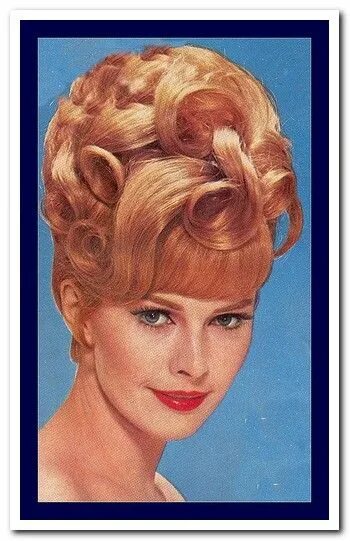 Прически ссср 1960s hair - Bing Images Beehive hair, 1960s hair, Bouffant hair