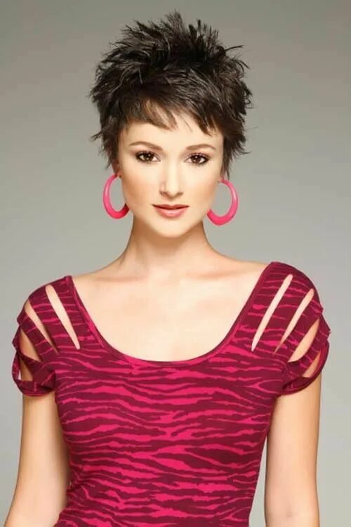 Прически торчащие женские Pin by Diana dumont on Hair cuts Short spiky hairstyles, Short spiky haircuts, T