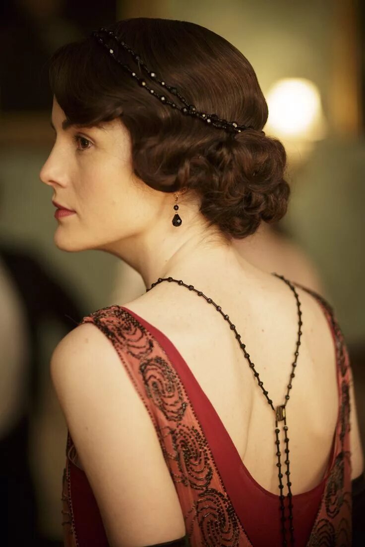 Прически в английском стиле женские Michelle Dockery as Lady Mary Crawley in Downton Abbey (TV Series, 2014). Downto