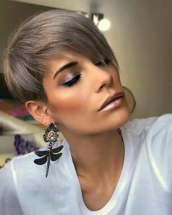 Прически в моде короткие Pin on belle couleurs Short hair styles, Pixie haircut, Short hair cuts