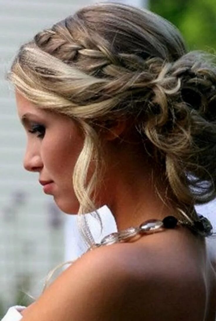 Прически в сауну на средние волосы Braided hairstyles updo, Hair styles, Long hair styles