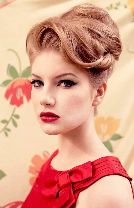 Прически в стиле ретро на длинные imgur.com Bridesmaid hair, Long hair styles, Retro hairstyles