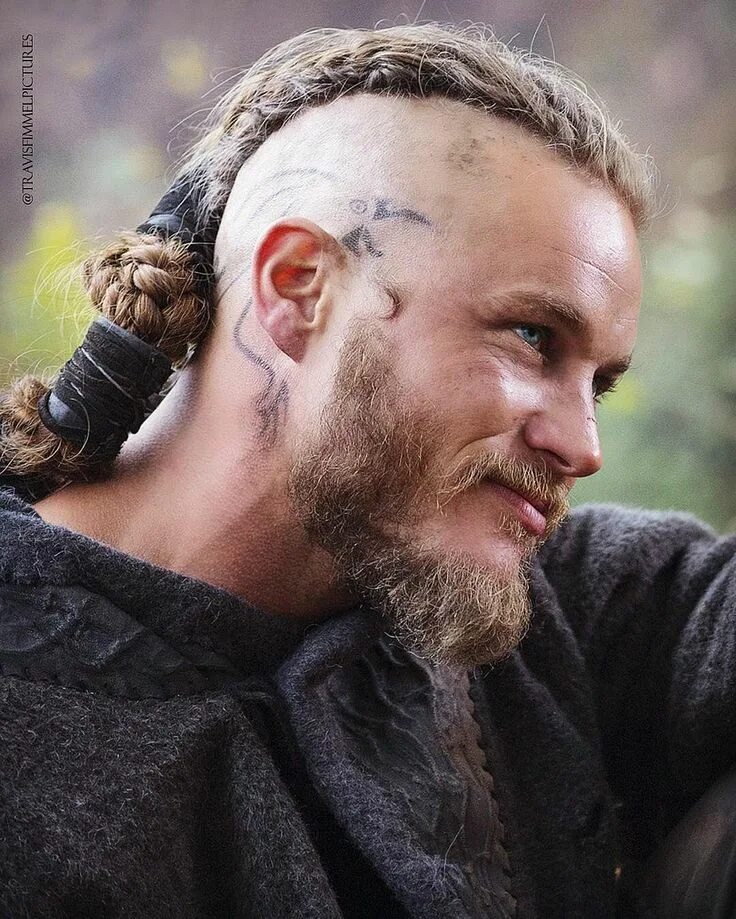 Прически викингов короткие волосы Travis Fimmel #Viking Follow @beardedlifestyle for pictures of beardsmen from al