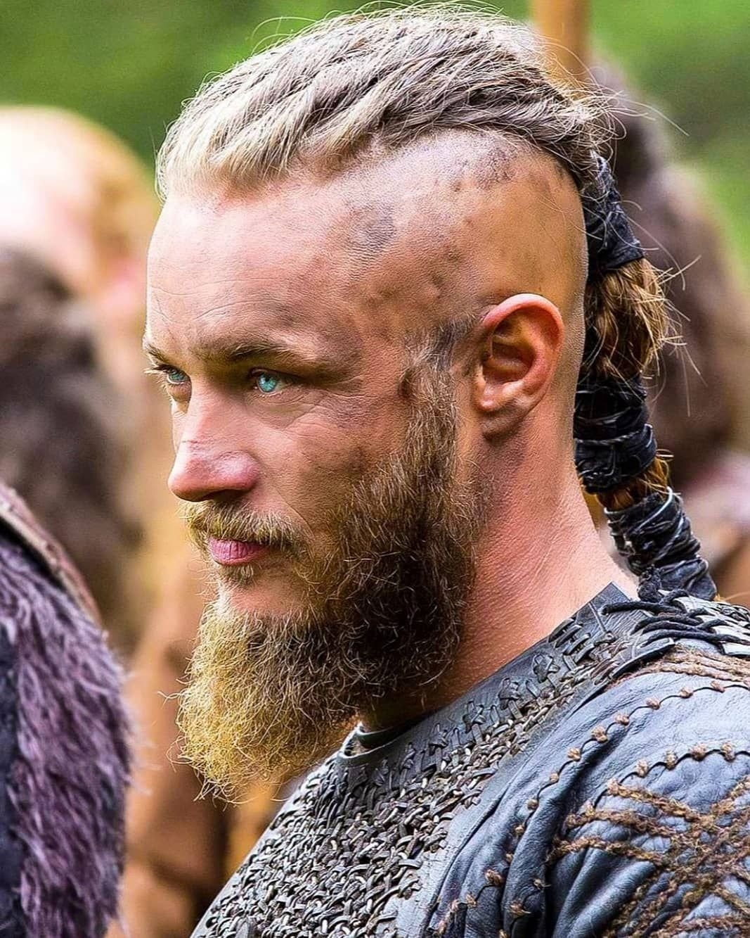 Pin de João Paulo em Vikings Guerreiro viking, Arte da áfrica, Filmes Estilos de