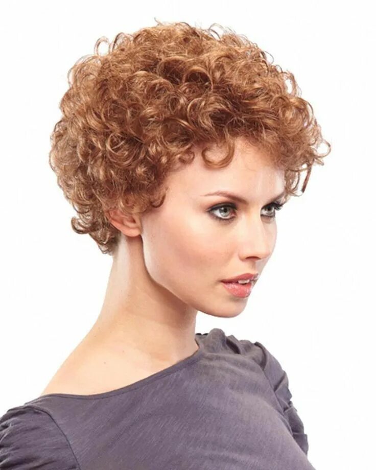 Прически женские химия фото This short curly style turns heads like a corkscrew with its delicate effusi. Sh