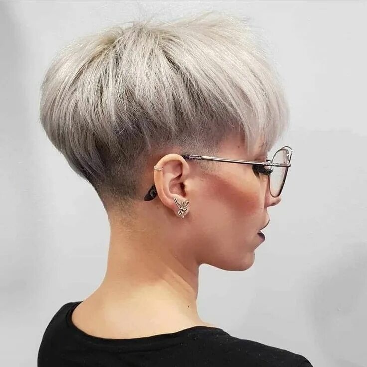 Прически женские короткие на ножке Cool Short hair styles Short blonde hair, Short hairstyles for thick hair, Short