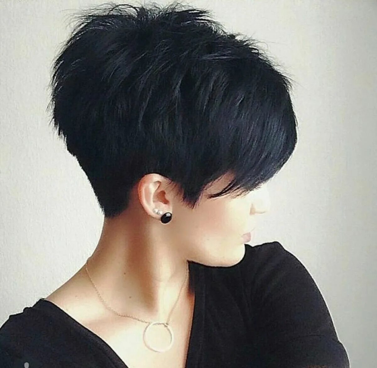 Прически женские короткие на ножке Модные прически и стрижки - Разное OK.RU Cute hairstyles for short hair, Long ha