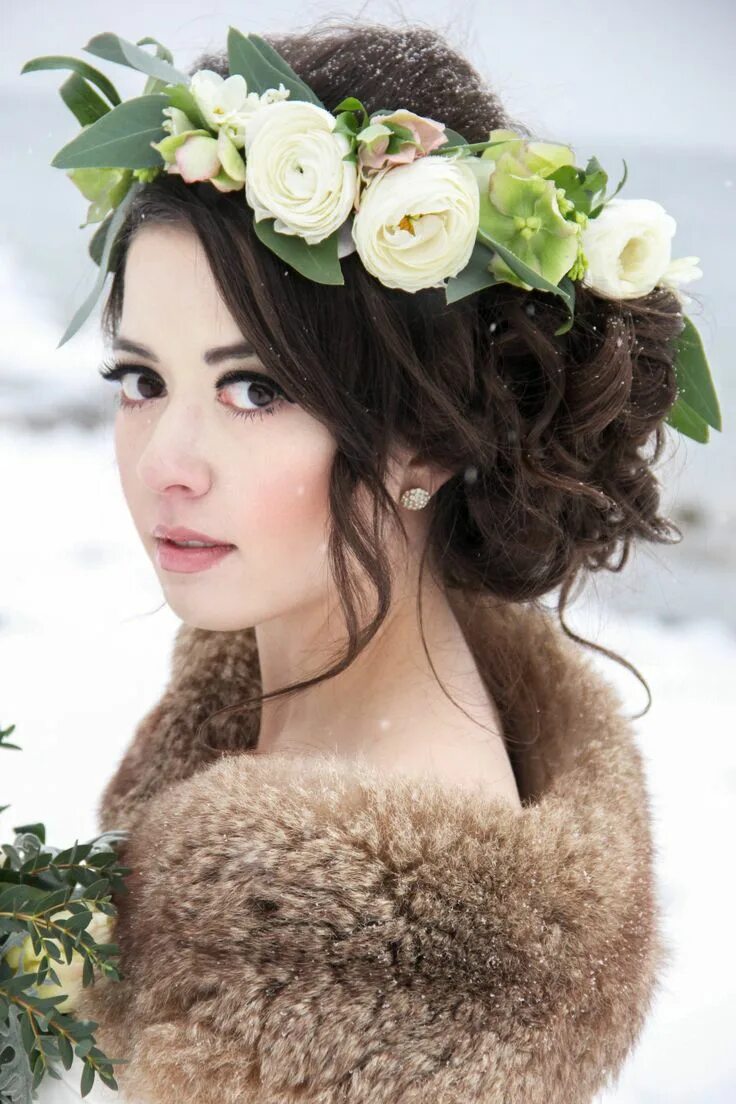 Прически зима 2024 Winter Wedding Inspiration in Lakeside, Montana Winter wedding hair, Trendy wedd