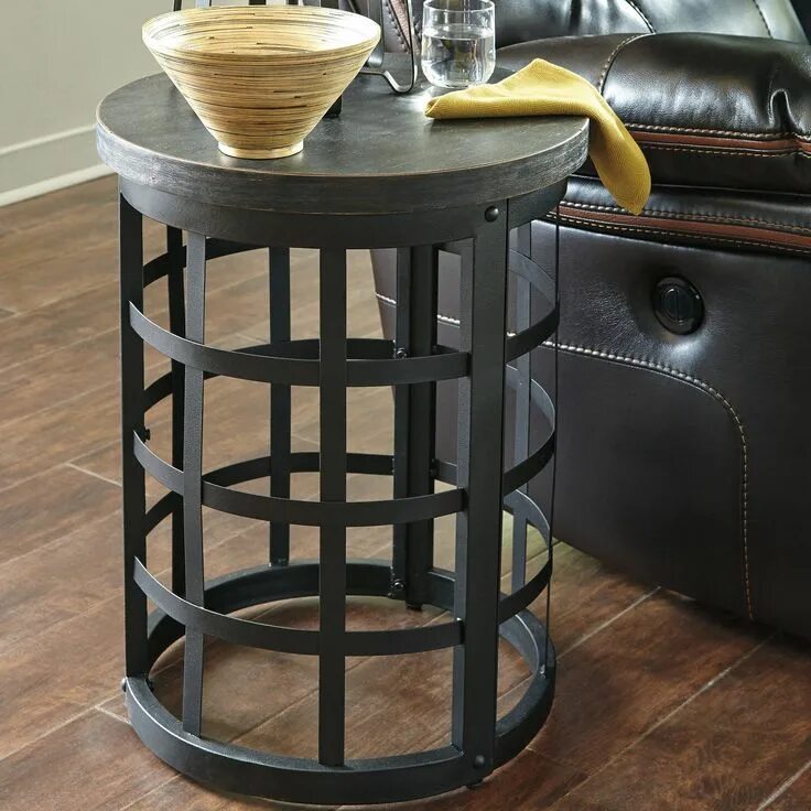 Придиванный столик в стиле лофт Trent Austin Design Julia End Table Furniture, Modern end tables, Round side tab