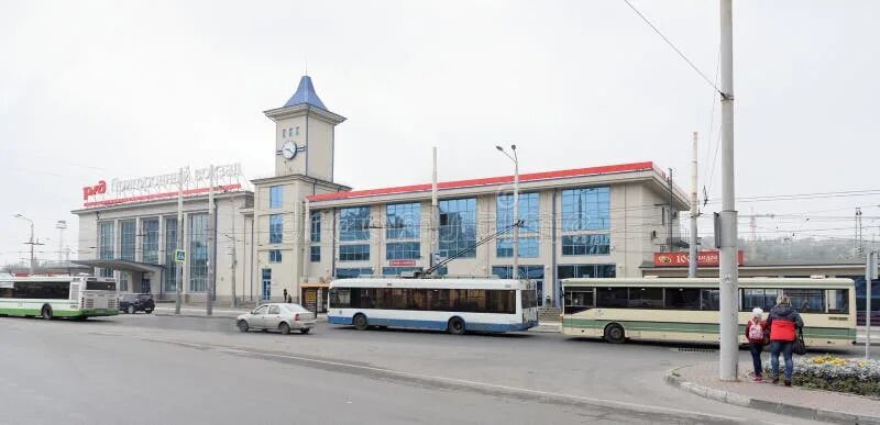 Пригородный вокзал станционная ул 51 курган фото Suburban transport editorial stock image. Image of structure - 170733594