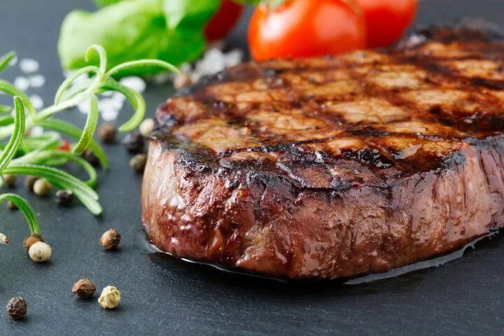 Приготовить мясо быстро фото Grilled Marinated Steaks Recipe by Masterbuilt Rezepte, Lebensmittel essen, Gegr