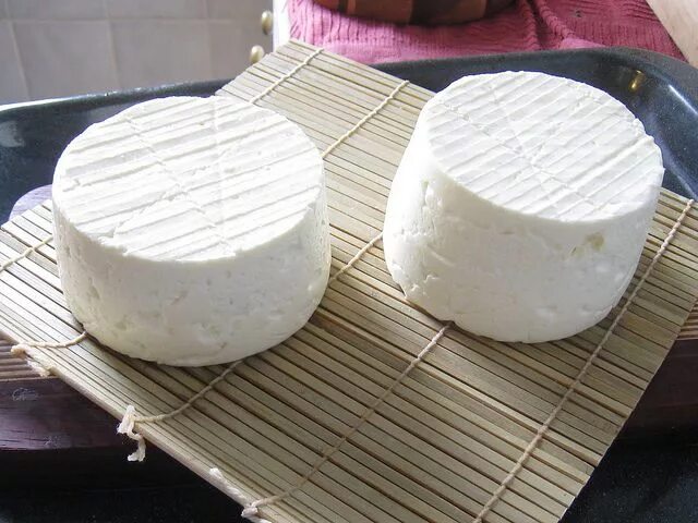 Приготовить сыр в домашних условиях фото Camembert, Made at Home Homemade cheese, Homemade goats cheese, Cheese making re