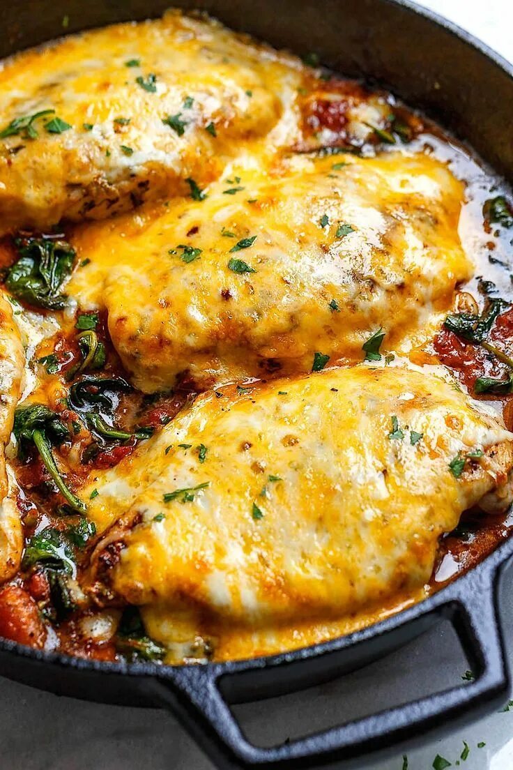 Приготовить вкусное второе блюдо с фото Tomato Spinach Chicken Skillet (Low Carb - Keto) Food recipes, Chicken skillet r