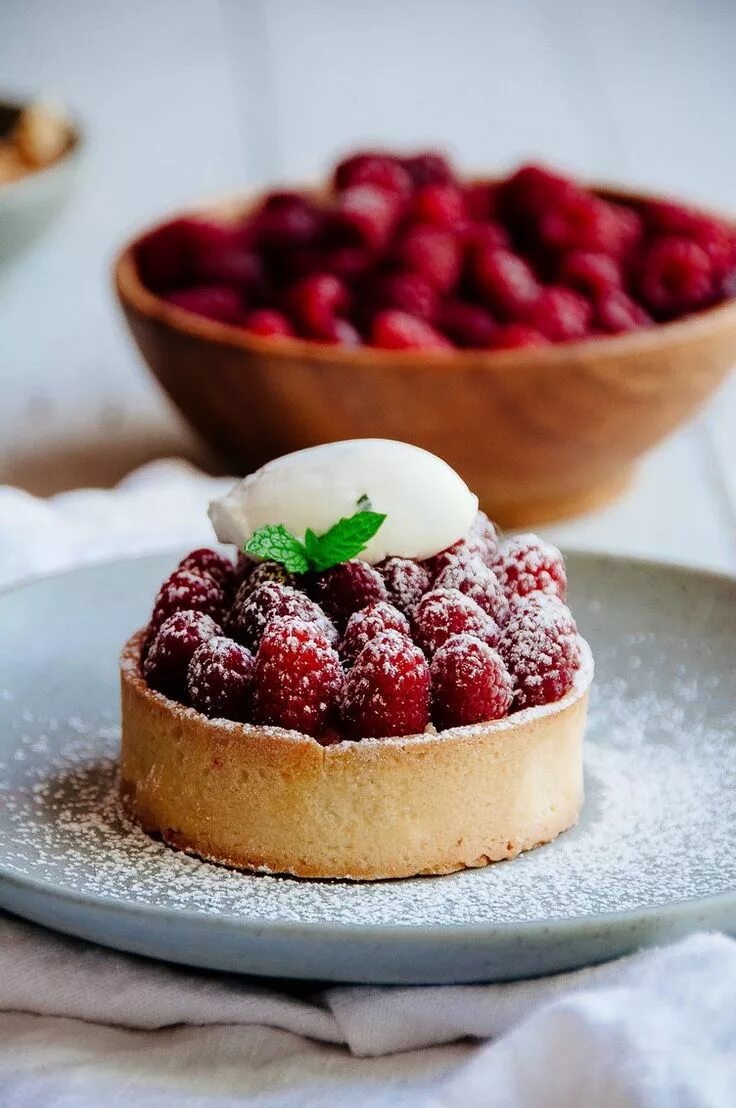 Приготовление десертов фото Happy National Raspberry Tart Day! Try one of these 41 delicious recipes today! 