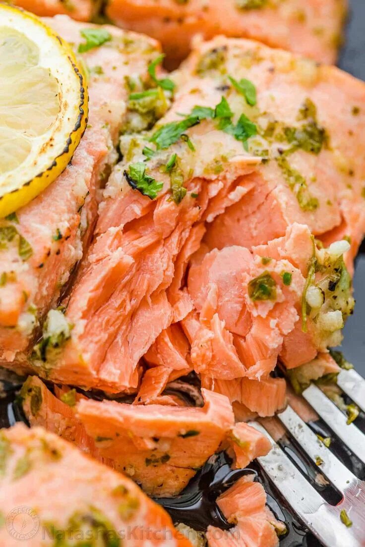 Приготовление форели фото рецепты Baked salmon with garlic and dijon is juicy, flaky and flavorful. An easy, excel